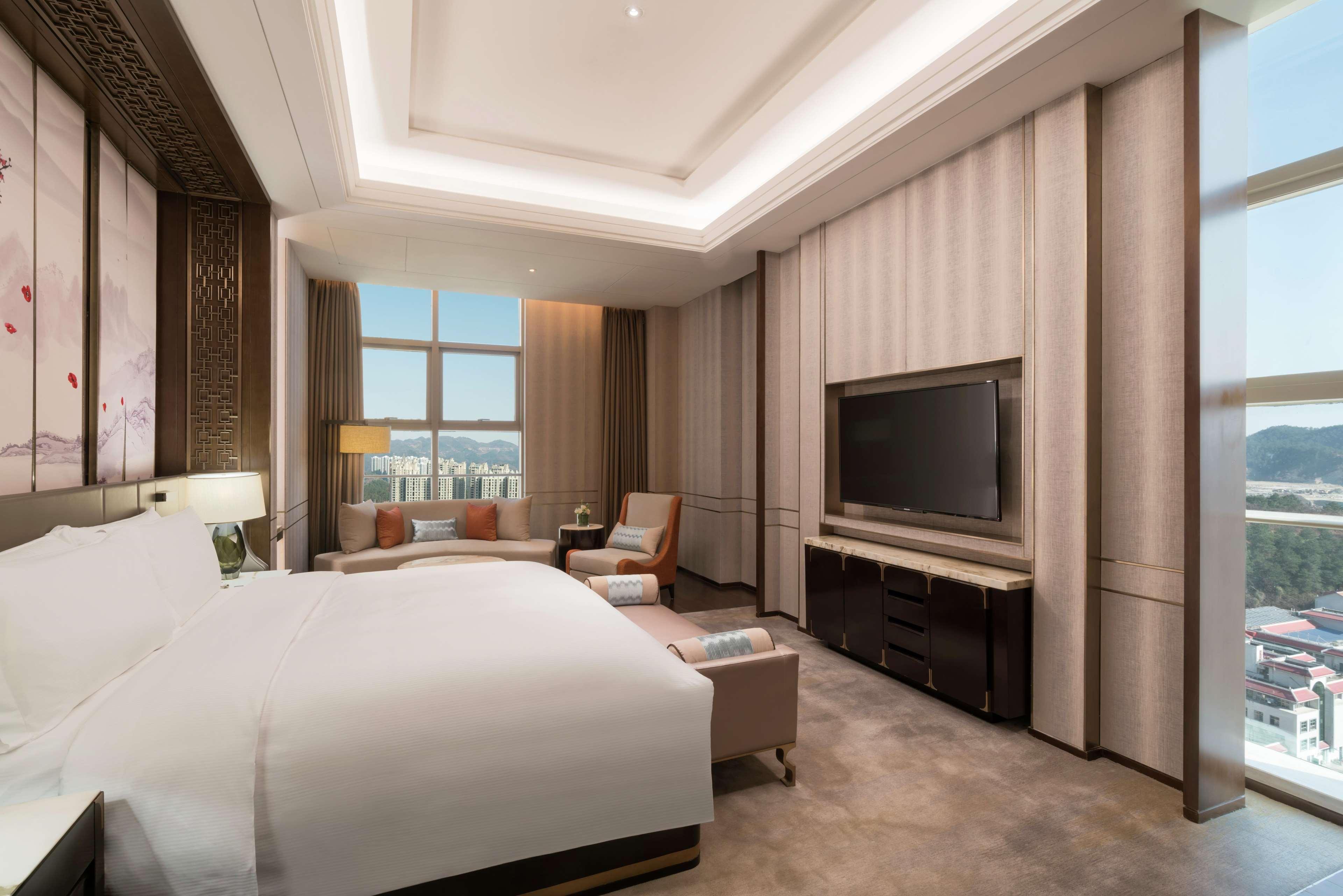Doubletree By Hilton Hotel Shiyan Exterior photo