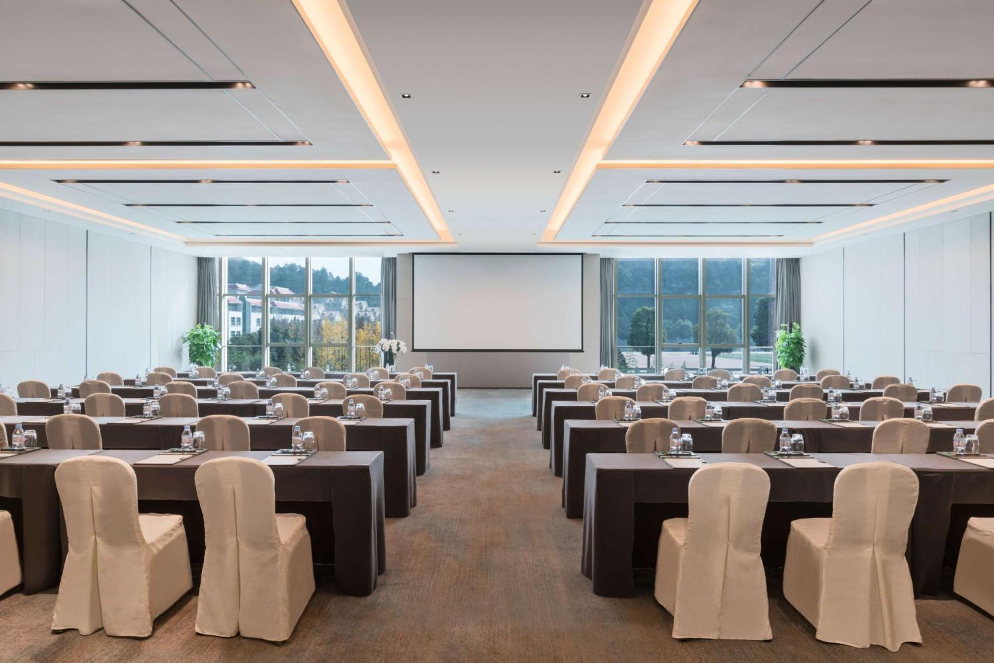 Doubletree By Hilton Hotel Shiyan Shiyan  Exterior photo