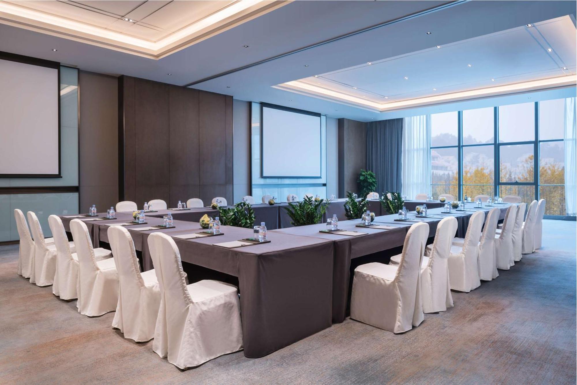 Doubletree By Hilton Hotel Shiyan Shiyan  Exterior photo